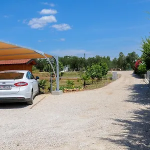 https://visnjic-apartment.hotelinzadar.com